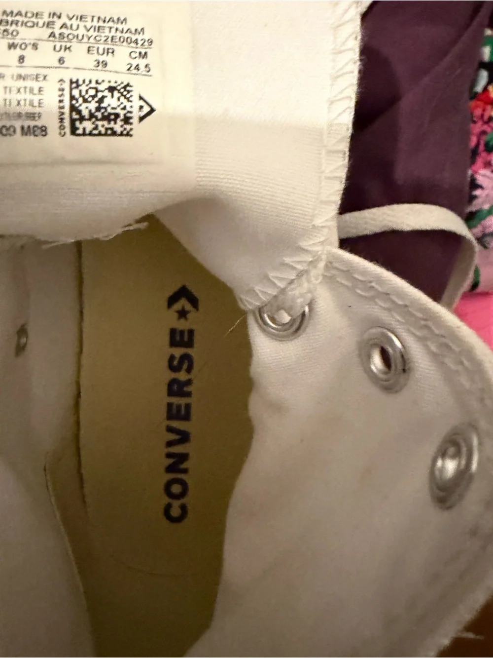 White Hi Top Converse size 8 Women size 6 mens